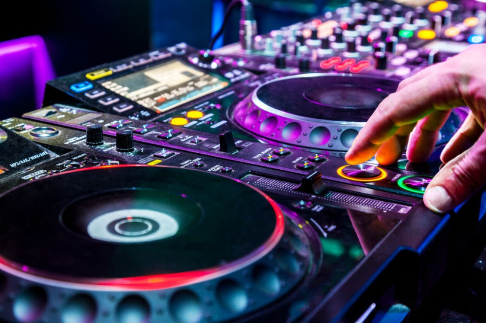Tips untuk DJ: Detail Penting di Panggung yang Membuat Perbedaan Besar
